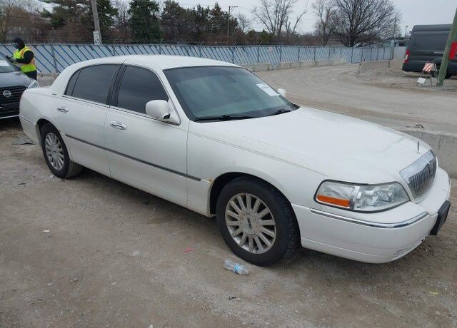 2003 LINCOLN Town Car