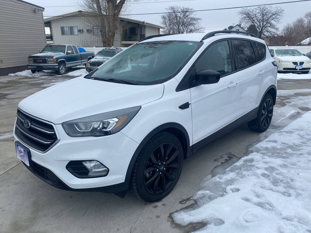 2017 FORD Escape