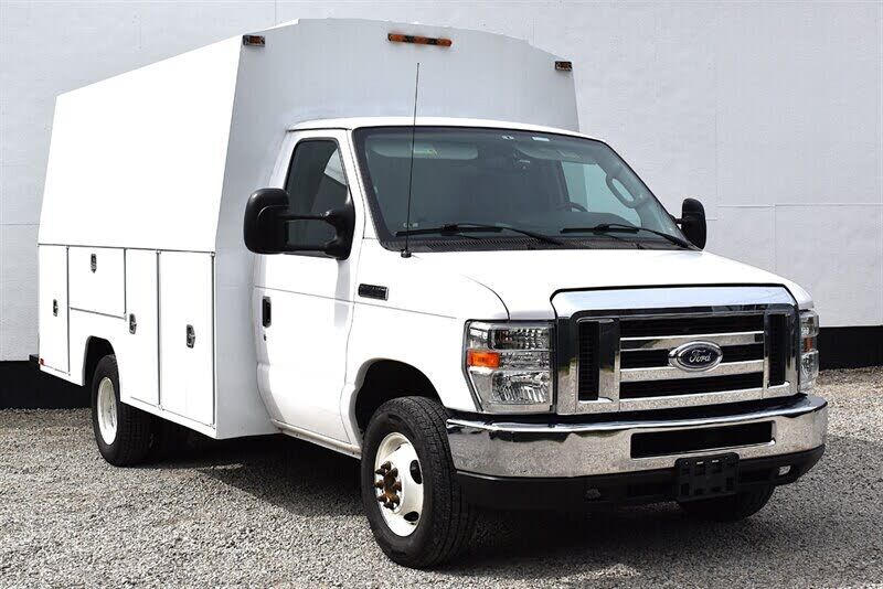 2017 FORD E-350