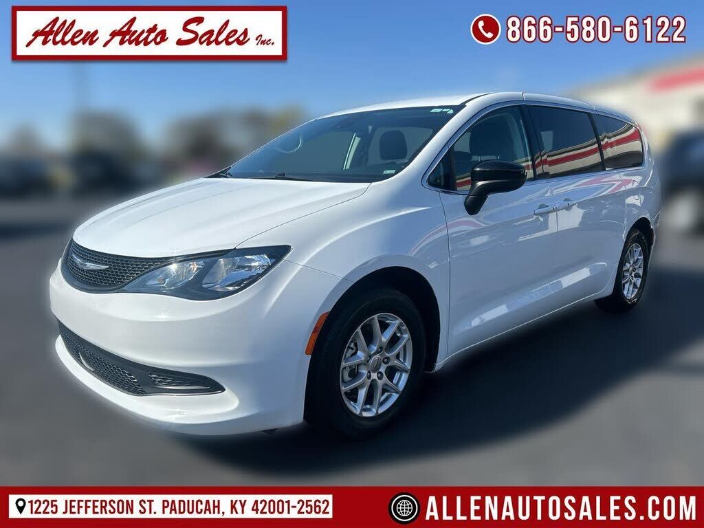 2024 CHRYSLER Voyager