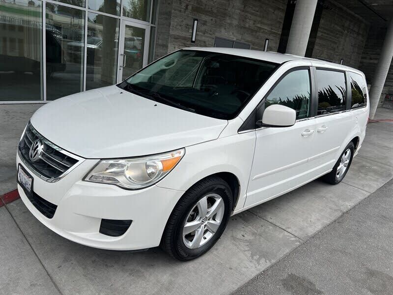 2010 VOLKSWAGEN Routan