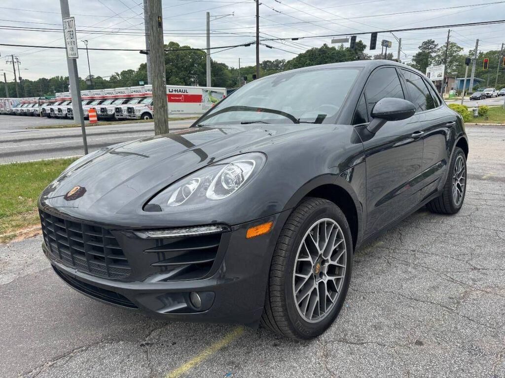 2017 PORSCHE Macan