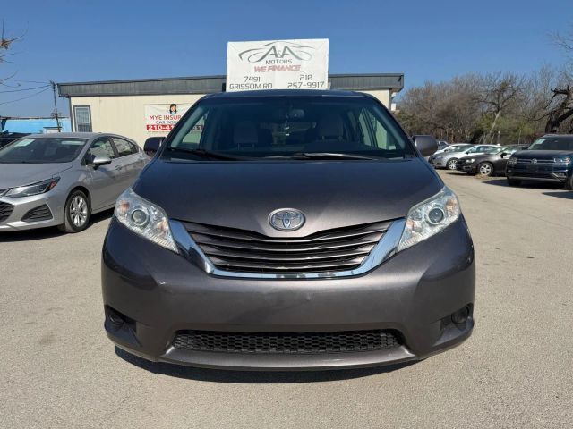 2015 TOYOTA Sienna