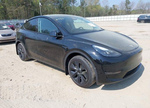 2024 TESLA Model Y