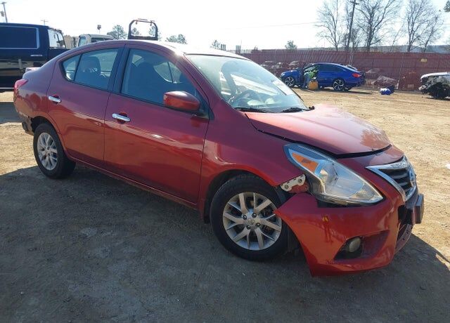 2017 NISSAN Versa