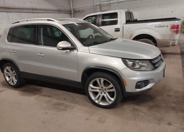 2013 VOLKSWAGEN Tiguan
