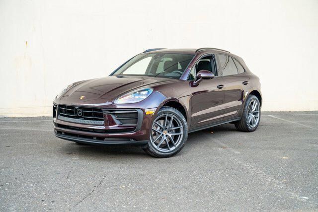 2025 PORSCHE Macan
