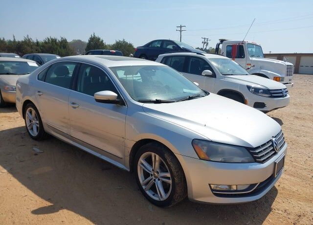 2014 VOLKSWAGEN Passat