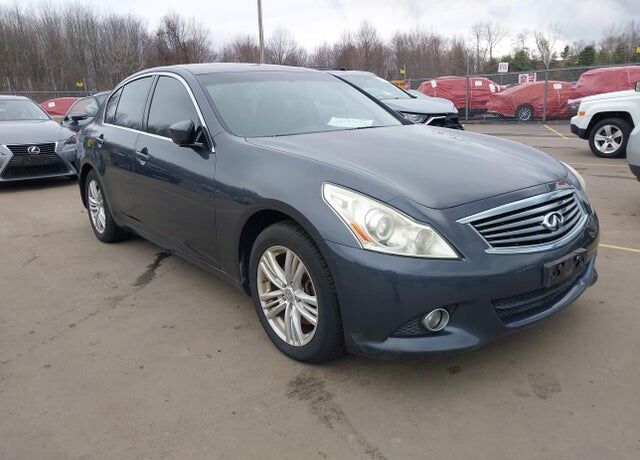 2013 INFINITI G37