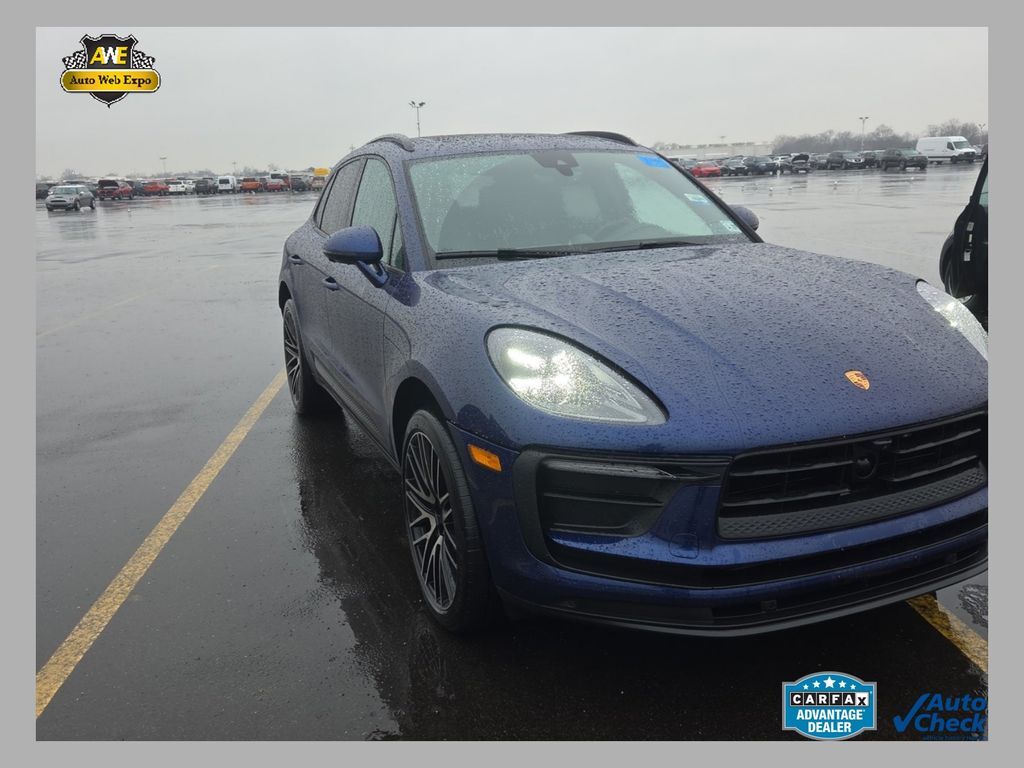2022 PORSCHE Macan