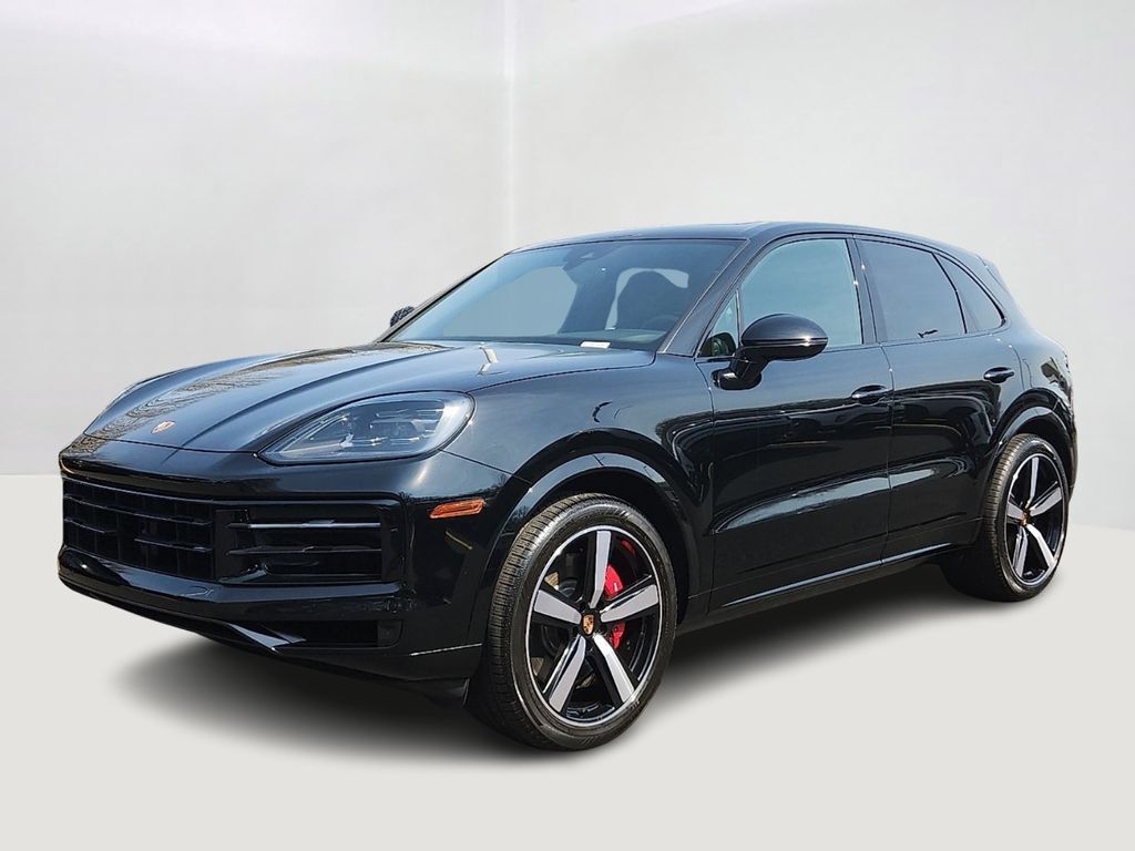 2024 PORSCHE Cayenne