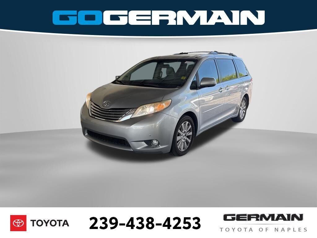 2012 TOYOTA Sienna