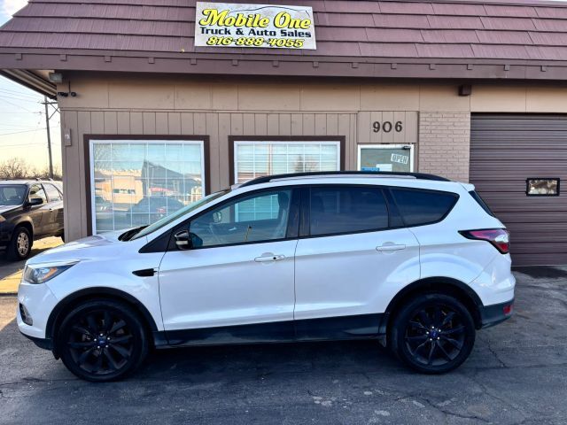 2017 FORD Escape
