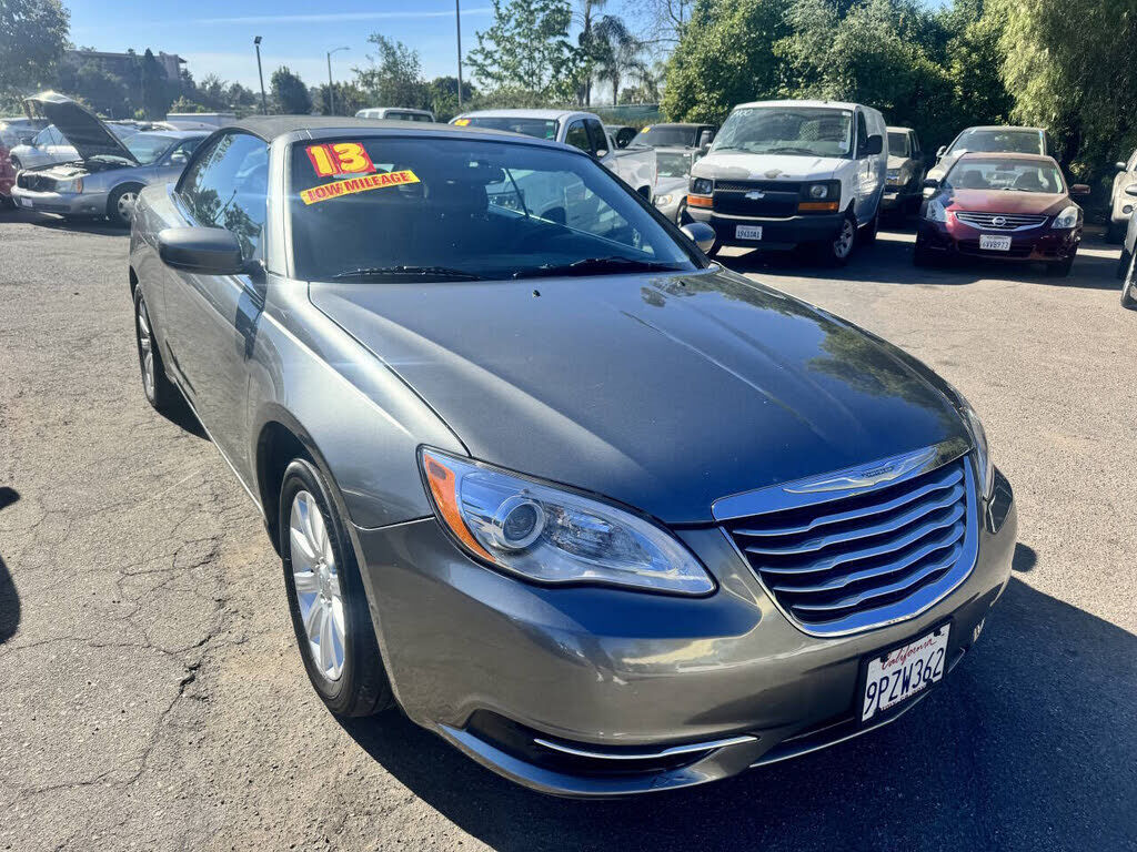 2013 CHRYSLER 200