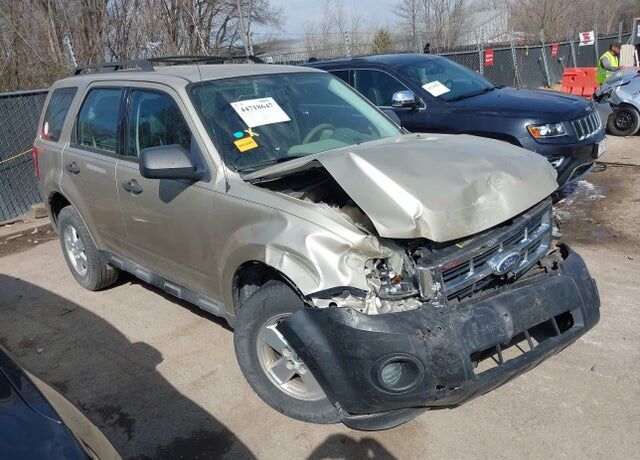 2010 FORD Escape