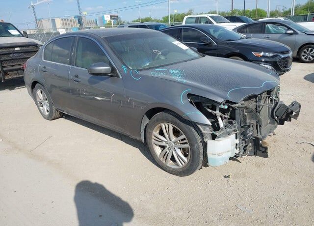 2013 INFINITI G37