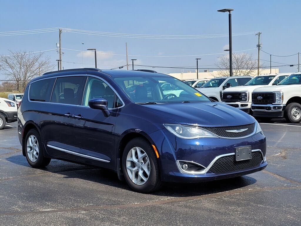 2017 CHRYSLER Pacifica
