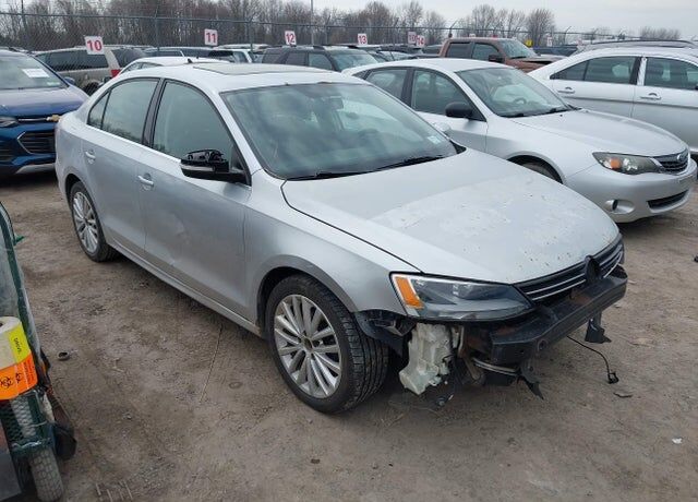 2012 VOLKSWAGEN Jetta