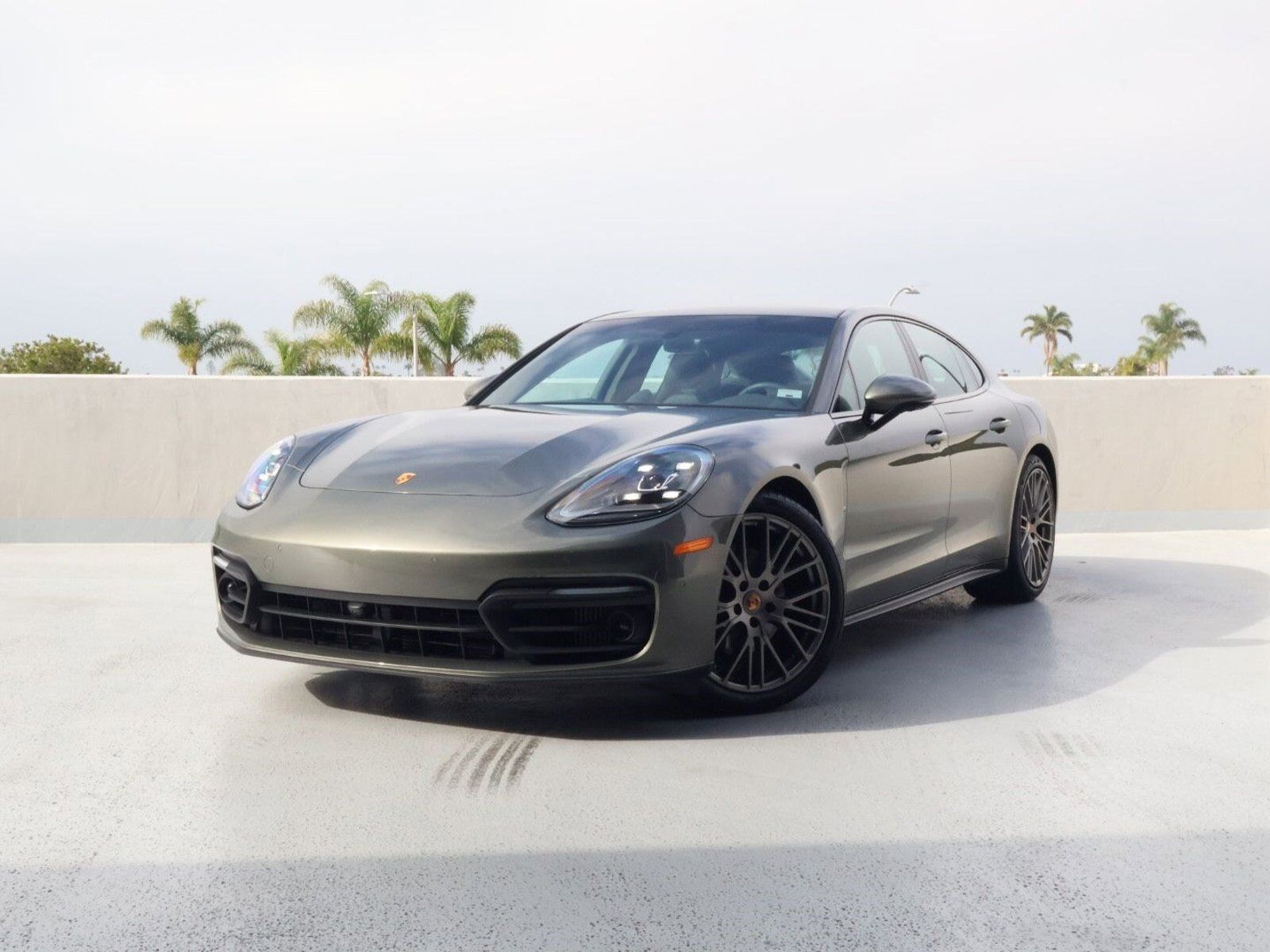 2023 PORSCHE Panamera