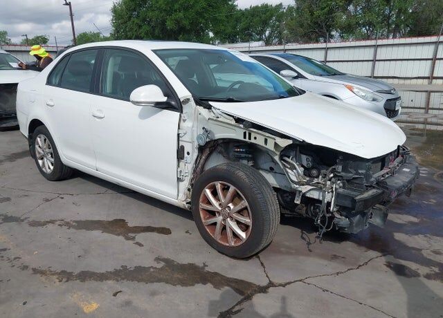 2010 VOLKSWAGEN Jetta