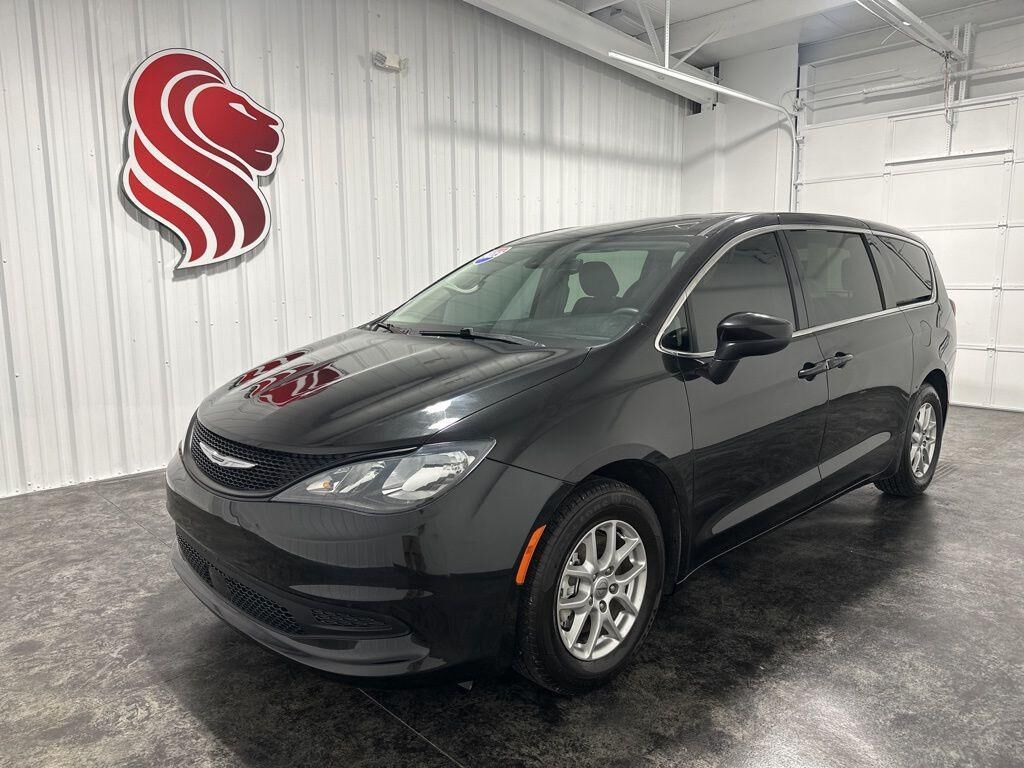 2023 CHRYSLER Voyager