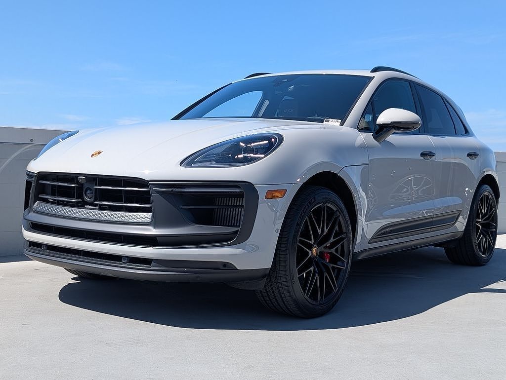 2023 PORSCHE Macan