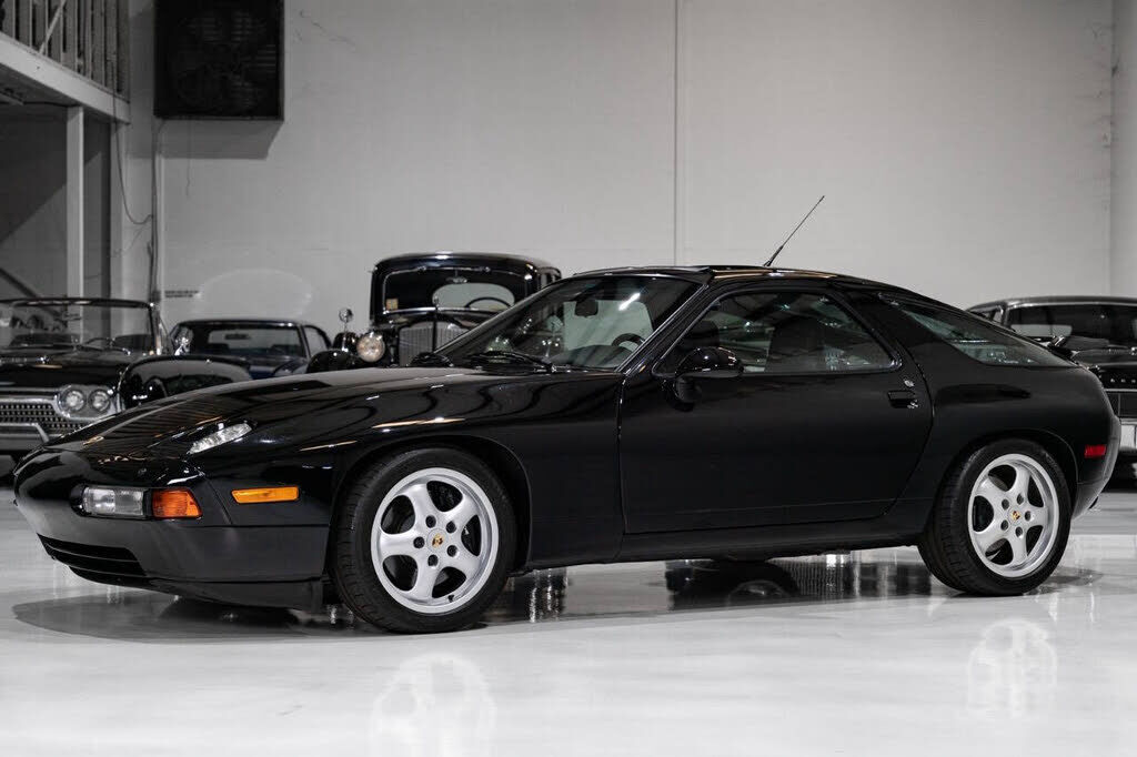 Porsche 928