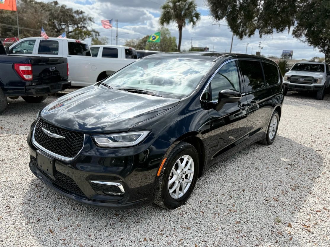 2021 CHRYSLER Voyager