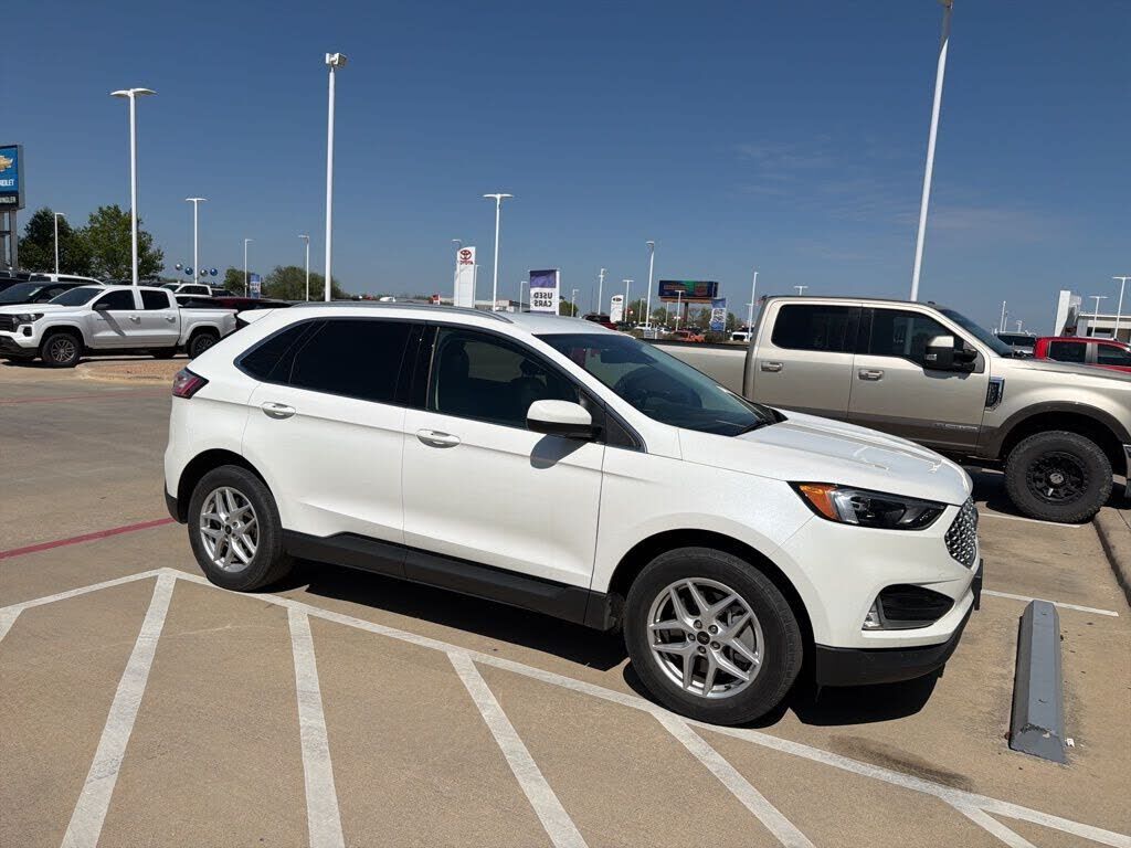 2023 FORD Edge