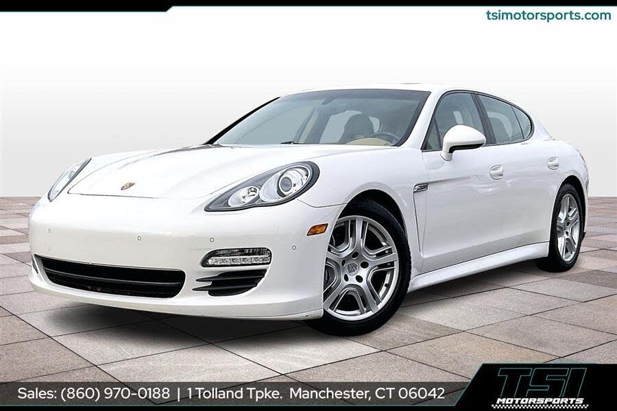 2011 PORSCHE Panamera