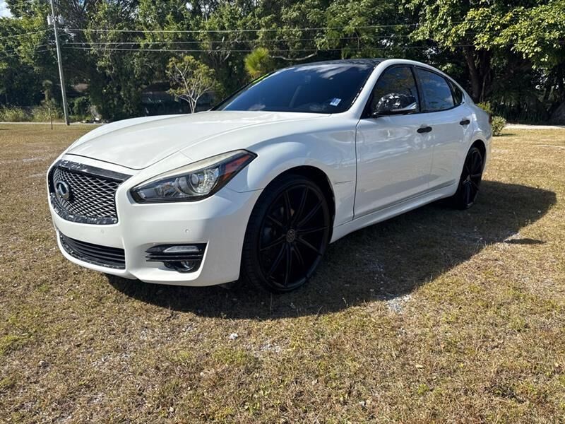 2015 INFINITI Q70
