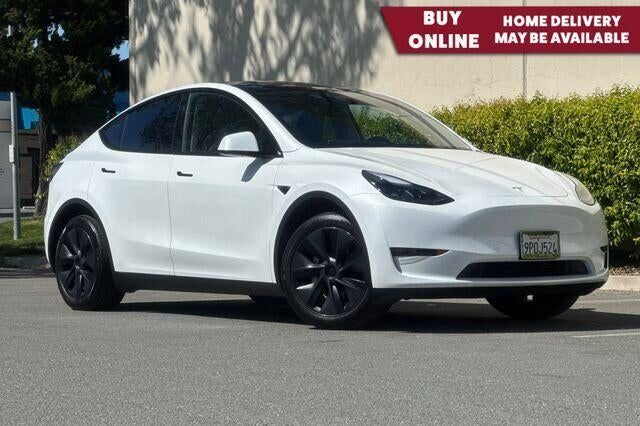 2025 TESLA Model Y