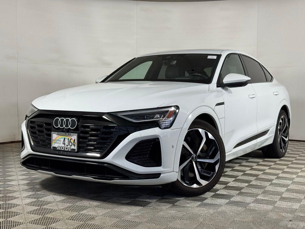 2024 AUDI Q8