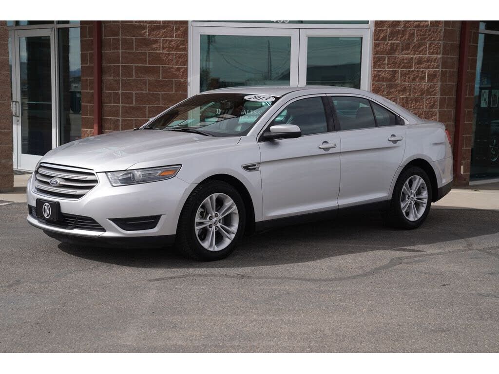 2013 FORD Taurus