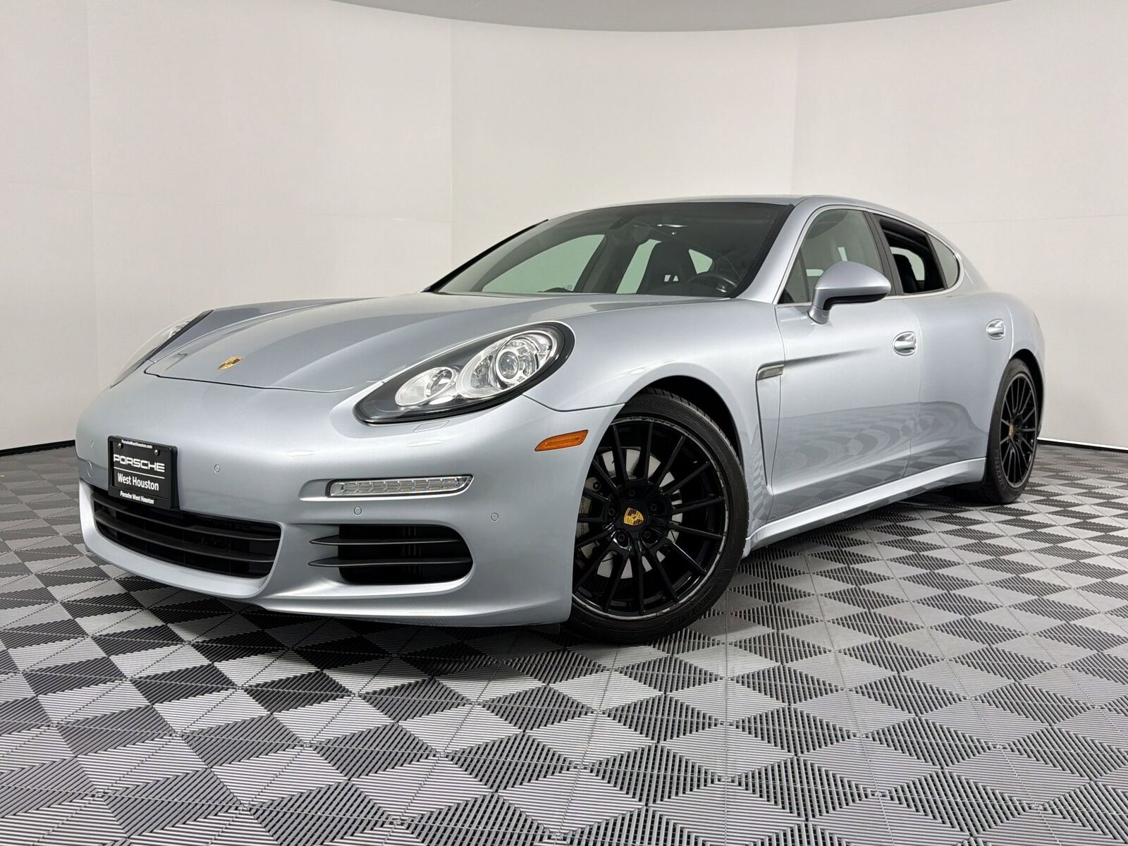 2016 PORSCHE Panamera