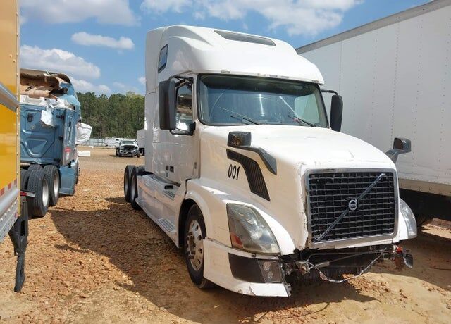 2015 VOLVO TRUCK VNL