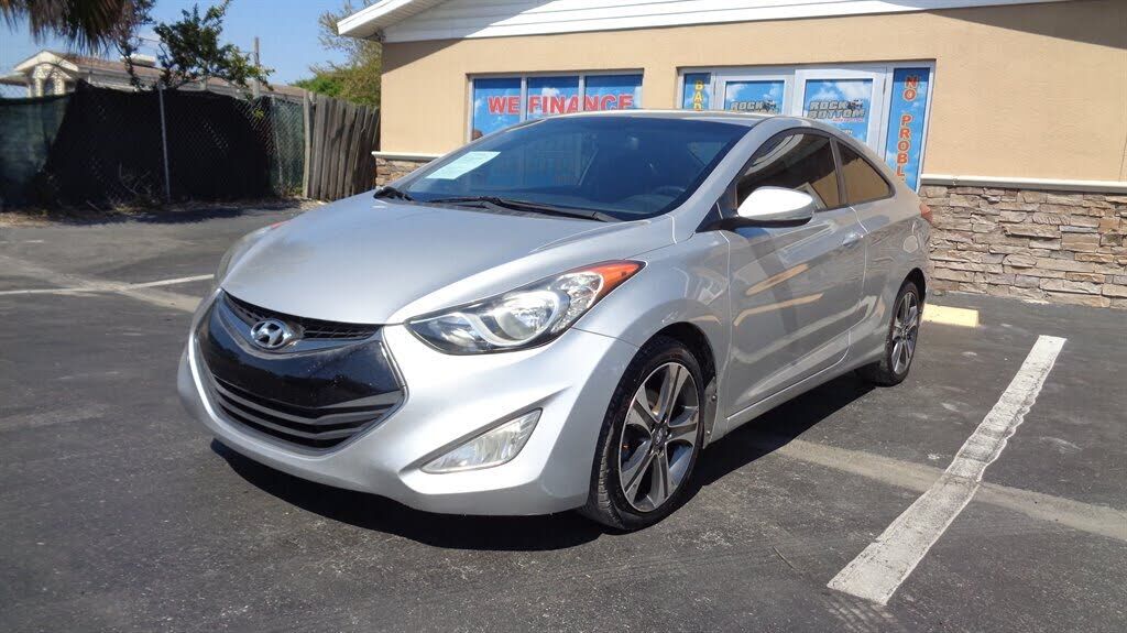 2013 HYUNDAI Elantra