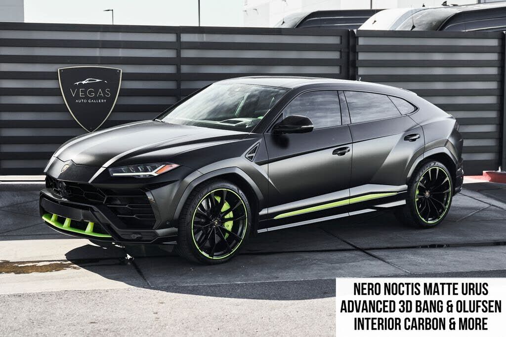 2022 LAMBORGHINI URUS