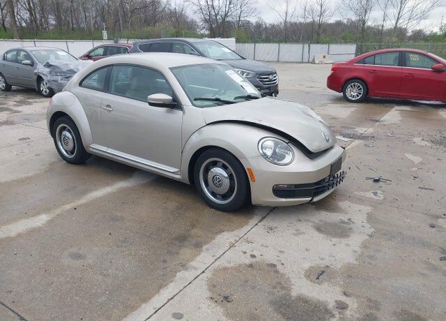 2012 VOLKSWAGEN Beetle