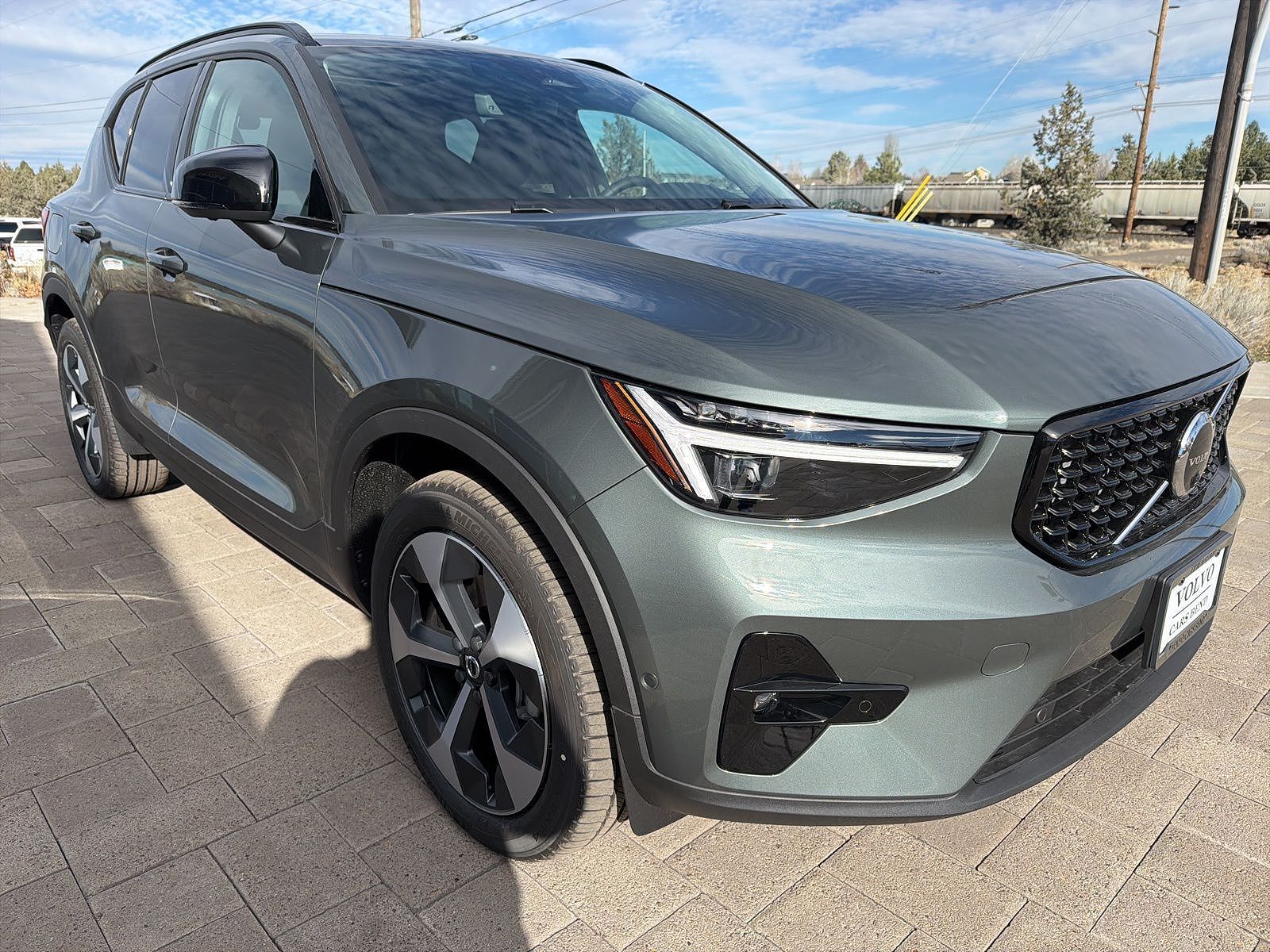 2026 VOLVO XC40