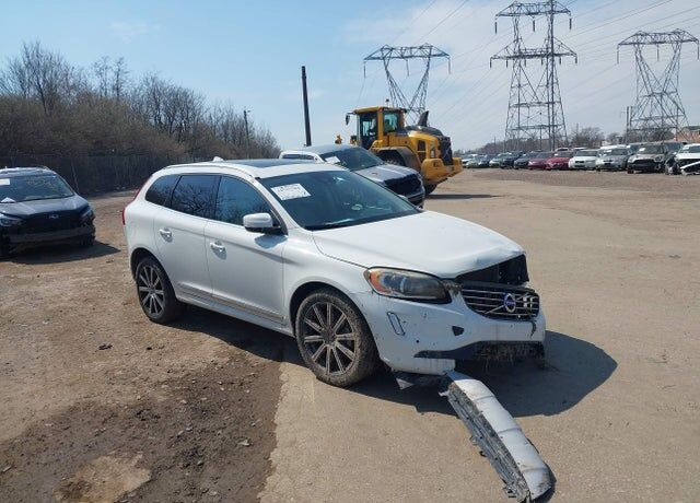 2017 VOLVO XC60