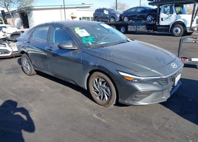 2024 HYUNDAI Elantra