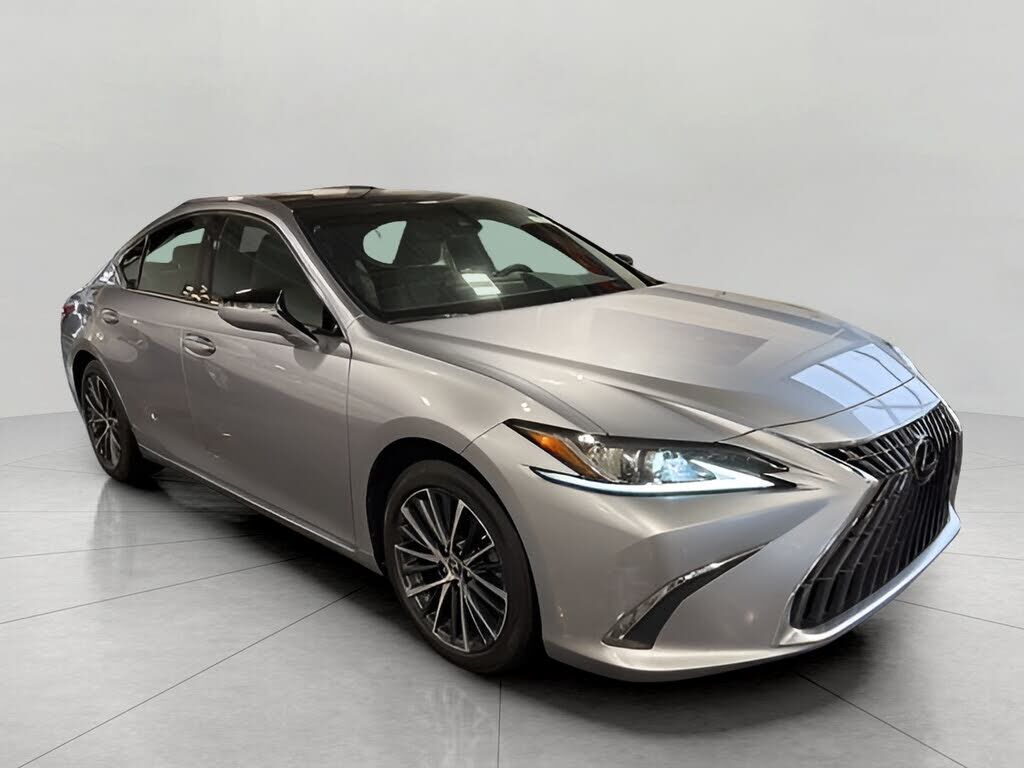 2022 LEXUS ES