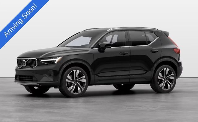 2023 VOLVO XC40