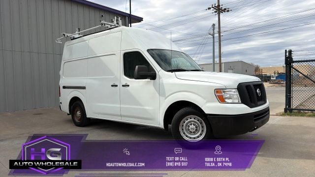 2017 NISSAN NV