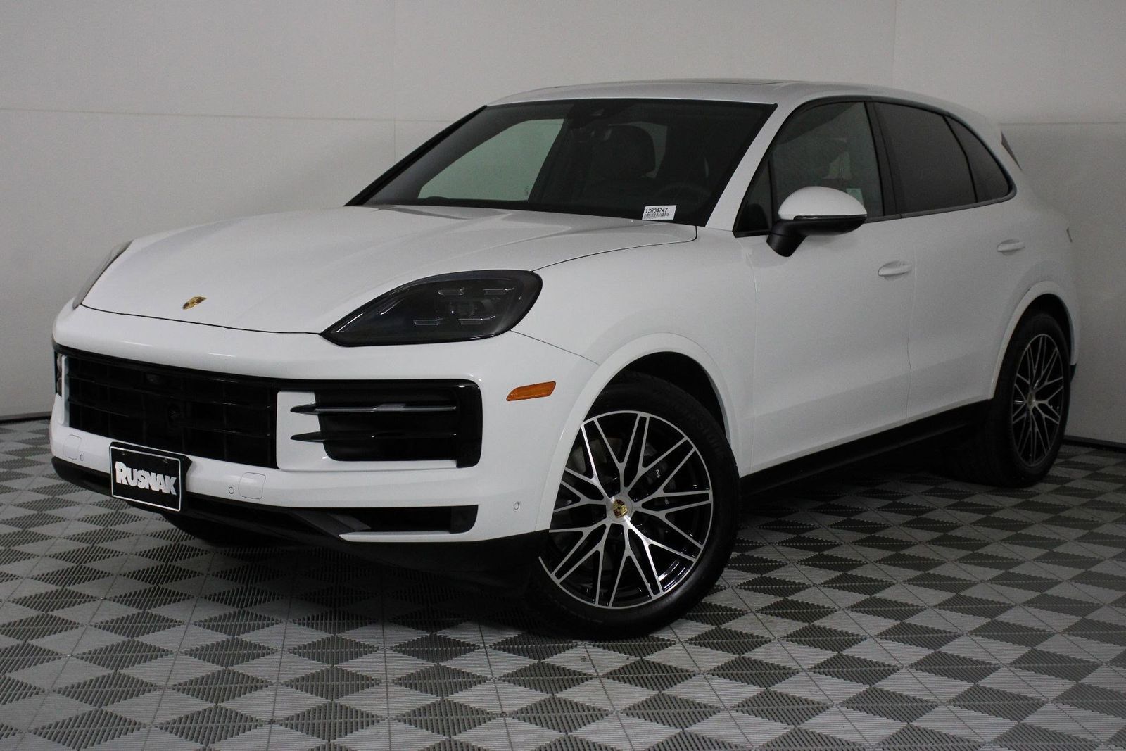 2025 PORSCHE Cayenne