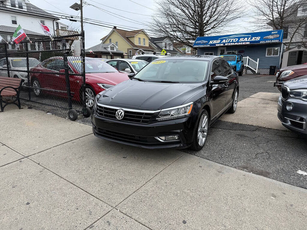 2017 VOLKSWAGEN Passat