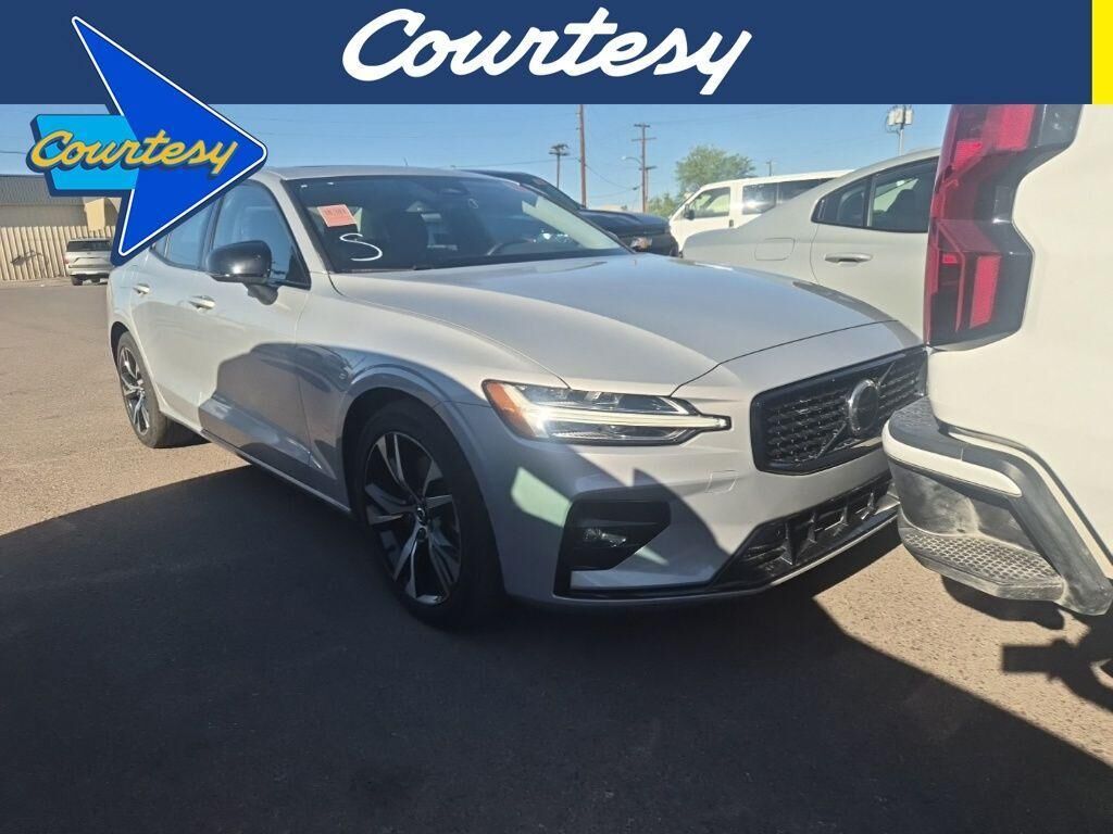 2024 VOLVO S60