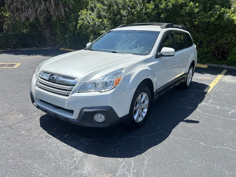 2013 SUBARU Outback
