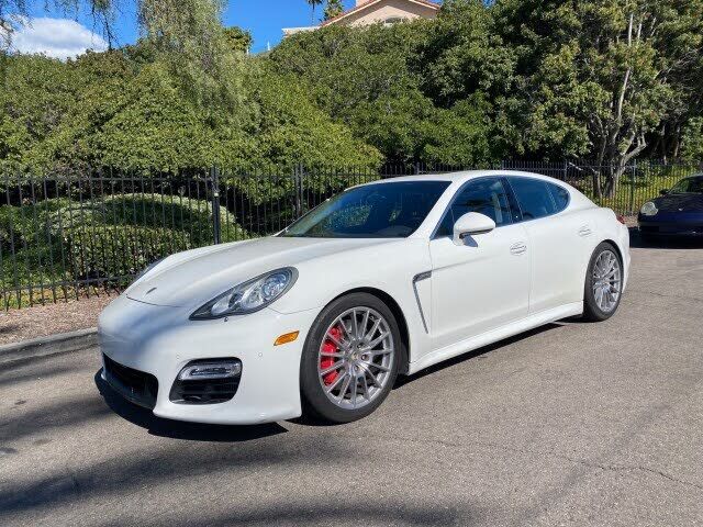 2012 PORSCHE Panamera